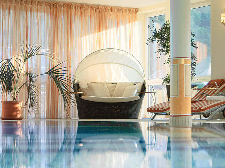 Panoramahallenbad - Wellness Hotel Bayerischer Wald Wellnesshotel ...